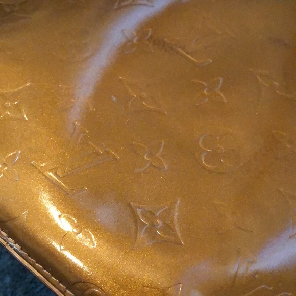 LV Vernis Patent Bronze Leather embossed logo tote bag with handles - Picture 3 of 14